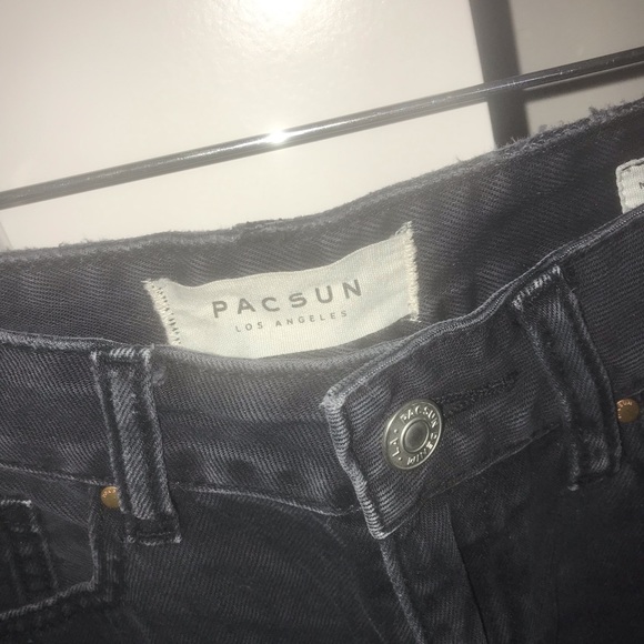 Pac-sun faded black short shorts - Picture 2 of 3